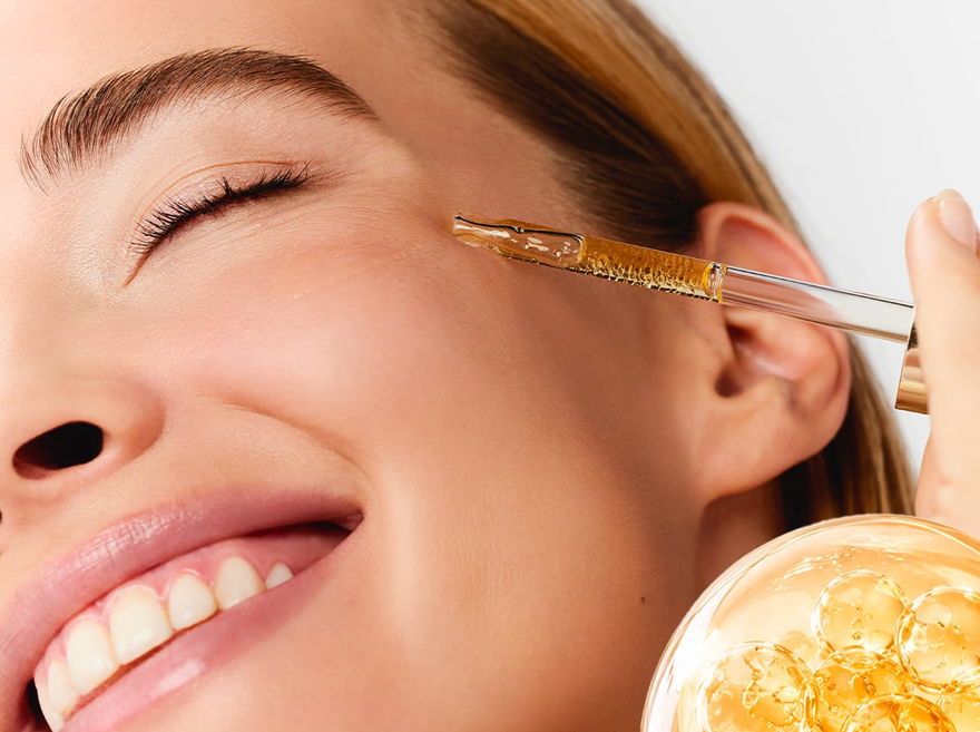Straffere Haut in 4 Wochen: Dieses Anti-Aging-Serum wirkt der Hautalterung laut Studien sichtbar entgegen