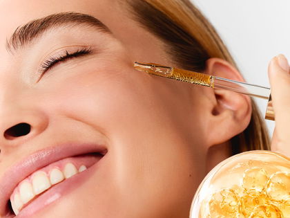 Straffere Haut in 4 Wochen: Dieses Anti-Aging-Serum wirkt der Hautalterung laut Studien sichtbar entgegen